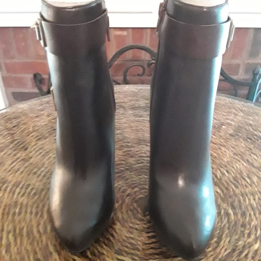 Guess Boots - Picture 2 of 4